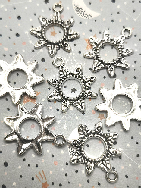 18x21mm Anhänger Metall Silber - Sun Swirls