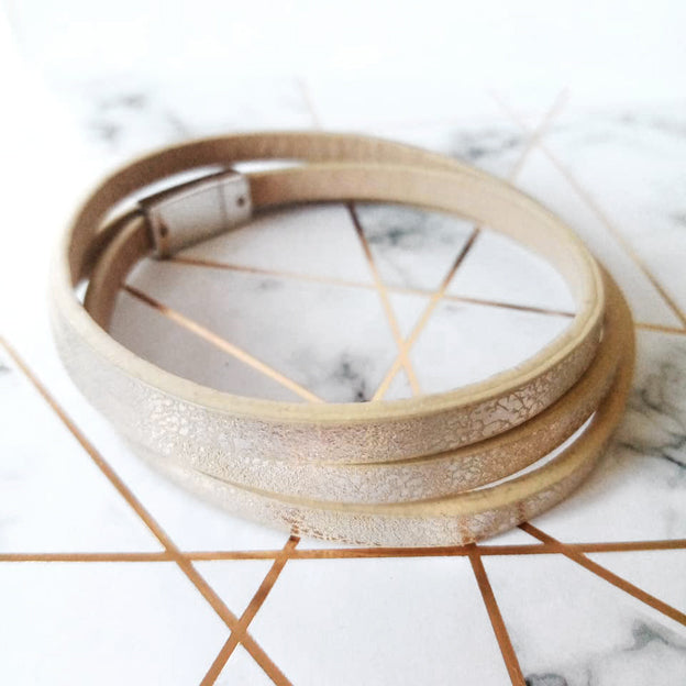 III I XXII - V Beiges Magnetarmband (17cm-M/L)