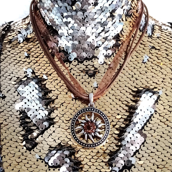 II I XXII - VI Braune Halskette (43,5-49cm)